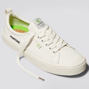 Cariuma x Pantone OCA Low Canvas Sneaker in Snow White